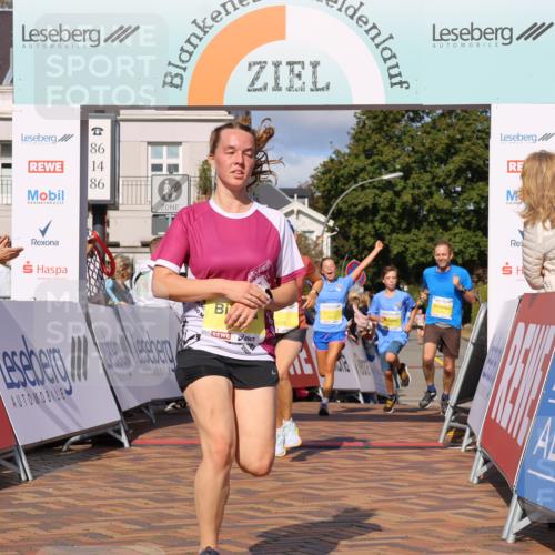 25.08.2024 - 20. Blankeneser Heldenlauf Strokosch-Dieckow http://msf.ph/oto/6824650 25.08.2024 10:23:54 Ziel 6001, 6091, 6167, 6511, 6515 meine-sportfotos.de