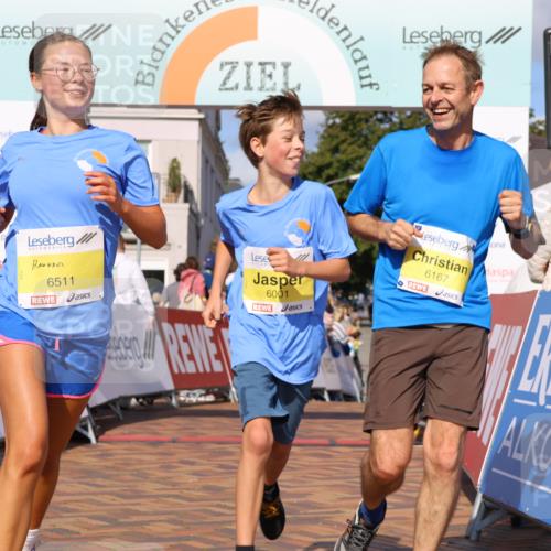 25.08.2024 - 20. Blankeneser Heldenlauf Strokosch-Dieckow http://msf.ph/oto/6824884 25.08.2024 10:23:58 Ziel 6001, 6091, 6167, 6511, 6515 meine-sportfotos.de