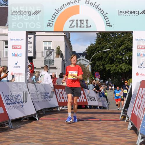 25.08.2024 - 20. Blankeneser Heldenlauf Strokosch-Dieckow http://msf.ph/oto/6824939 25.08.2024 10:24:05 Ziel 6048, 6110 meine-sportfotos.de