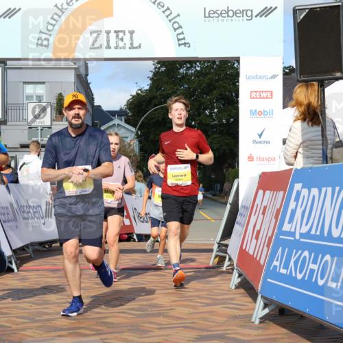 25.08.2024 - 20. Blankeneser Heldenlauf Strokosch-Dieckow http://msf.ph/oto/6825064 25.08.2024 10:24:11 Ziel 6048, 6110, 6256, 6257, 6372, 6494 meine-sportfotos.de