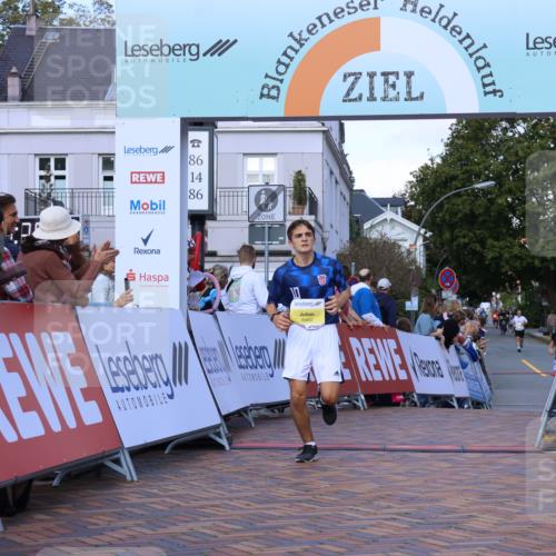 25.08.2024 - 20. Blankeneser Heldenlauf Strokosch-Dieckow http://msf.ph/oto/6825199 25.08.2024 10:24:21 Ziel 6460 meine-sportfotos.de