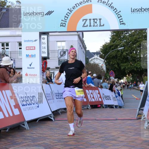 25.08.2024 - 20. Blankeneser Heldenlauf Strokosch-Dieckow http://msf.ph/oto/6825235 25.08.2024 10:24:28 Ziel 6310, 6460 meine-sportfotos.de