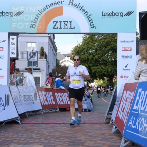 25.08.2024 - 20. Blankeneser Heldenlauf Strokosch-Dieckow http://msf.ph/oto/6825290 25.08.2024 10:24:36 Ziel 6413 meine-sportfotos.de