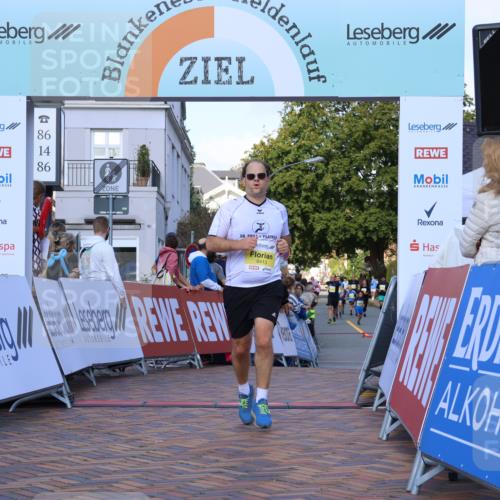 25.08.2024 - 20. Blankeneser Heldenlauf Strokosch-Dieckow http://msf.ph/oto/6825320 25.08.2024 10:24:36 Ziel 6413 meine-sportfotos.de