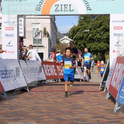 25.08.2024 - 20. Blankeneser Heldenlauf Strokosch-Dieckow http://msf.ph/oto/6825442 25.08.2024 10:24:45 Ziel 6140, 6261, 6265, 6449, 6450 meine-sportfotos.de