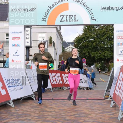 25.08.2024 - 20. Blankeneser Heldenlauf Strokosch-Dieckow http://msf.ph/oto/6825811 25.08.2024 09:53:15 Ziel 225, 226 meine-sportfotos.de