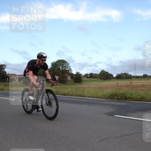 25.08.2024 - Elbe Triathlon Hamburg Fuchs,  Jonas http://msf.ph/oto/6826213 25.08.2024 08:42:55 Radfahren 48, 61, 52 meine-sportfotos.de