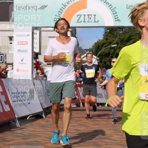 25.08.2024 - 20. Blankeneser Heldenlauf Strokosch-Dieckow http://msf.ph/oto/6826242 25.08.2024 10:25:08 Ziel 6240, 6447, 6448, 6475 meine-sportfotos.de