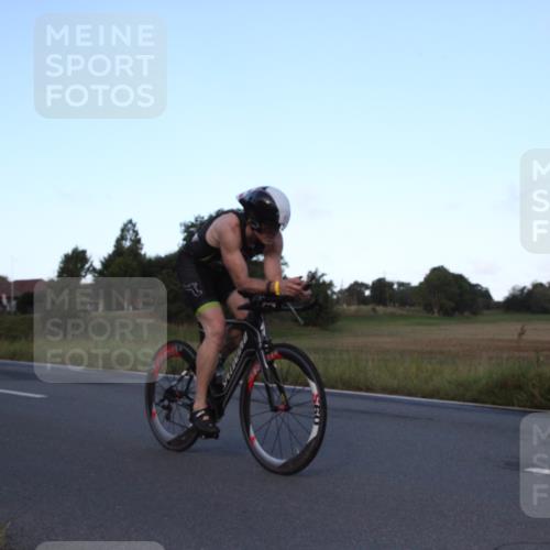 25.08.2024 - Elbe Triathlon Hamburg Fuchs,  Jonas http://msf.ph/oto/6826728 25.08.2024 08:58:01 Radfahren 125, 146, 83, 113 meine-sportfotos.de