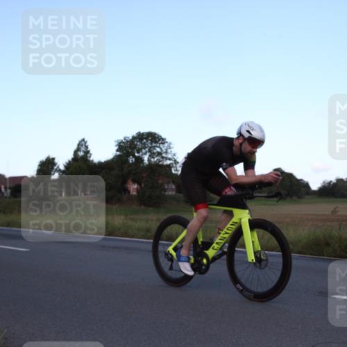 25.08.2024 - Elbe Triathlon Hamburg Fuchs,  Jonas http://msf.ph/oto/6826753 25.08.2024 08:58:43 Radfahren 54, 41, 33 meine-sportfotos.de