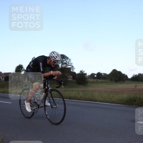 25.08.2024 - Elbe Triathlon Hamburg Fuchs,  Jonas http://msf.ph/oto/6826757 25.08.2024 08:58:47 Radfahren 54, 41, 33 meine-sportfotos.de
