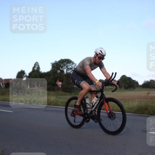 25.08.2024 - Elbe Triathlon Hamburg Fuchs,  Jonas http://msf.ph/oto/6826806 25.08.2024 09:00:20 Radfahren 127, 98, 108 meine-sportfotos.de