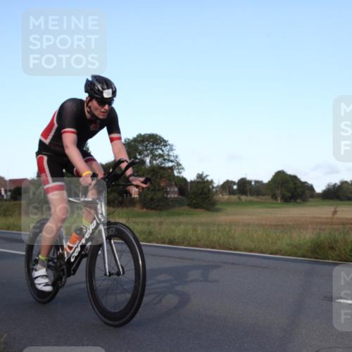 25.08.2024 - Elbe Triathlon Hamburg Fuchs,  Jonas http://msf.ph/oto/6826862 25.08.2024 09:01:51 Radfahren 59 meine-sportfotos.de