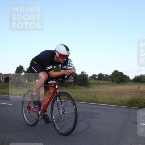 25.08.2024 - Elbe Triathlon Hamburg Fuchs,  Jonas http://msf.ph/oto/6826869 25.08.2024 09:02:05 Radfahren 207 meine-sportfotos.de