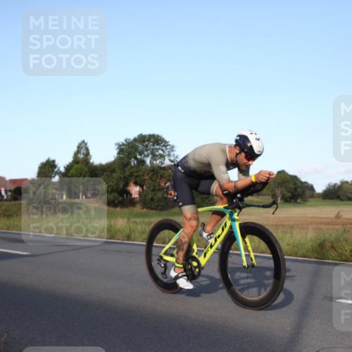 25.08.2024 - Elbe Triathlon Hamburg Fuchs,  Jonas http://msf.ph/oto/6826885 25.08.2024 09:02:40 Radfahren 101 meine-sportfotos.de