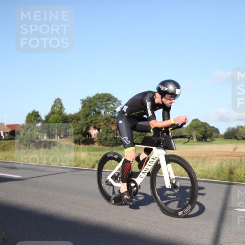 25.08.2024 - Elbe Triathlon Hamburg Fuchs,  Jonas http://msf.ph/oto/6826980 25.08.2024 09:06:36 Radfahren 40, 62, 172 meine-sportfotos.de