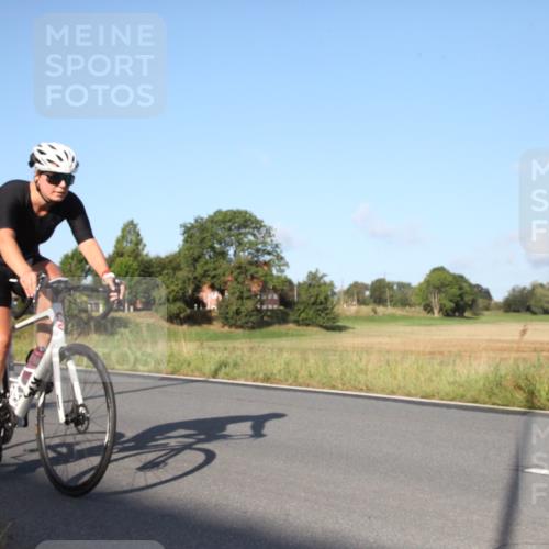 25.08.2024 - Elbe Triathlon Hamburg Fuchs,  Jonas http://msf.ph/oto/6827170 25.08.2024 09:08:55 Radfahren 266, 179, 208, 110, 283, 84, 56 meine-sportfotos.de