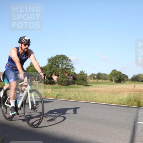 25.08.2024 - Elbe Triathlon Hamburg Fuchs,  Jonas http://msf.ph/oto/6827235 25.08.2024 09:09:24 Radfahren 261, 121, 141, 46, 303, 198 meine-sportfotos.de