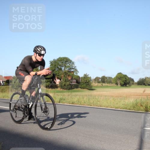 25.08.2024 - Elbe Triathlon Hamburg Fuchs,  Jonas http://msf.ph/oto/6827273 25.08.2024 09:10:04 Radfahren 45, 76, 202, 95, 166, 64, 248 meine-sportfotos.de