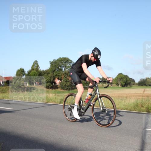 25.08.2024 - Elbe Triathlon Hamburg Fuchs,  Jonas http://msf.ph/oto/6827317 25.08.2024 09:10:44 Radfahren 222, 309, 122, 74, 230 meine-sportfotos.de