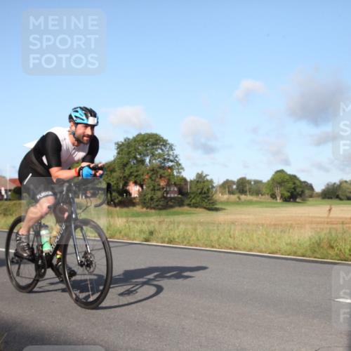 25.08.2024 - Elbe Triathlon Hamburg Fuchs,  Jonas http://msf.ph/oto/6827590 25.08.2024 09:15:03 Radfahren 63, 125, 170, 85, 207, 98 meine-sportfotos.de
