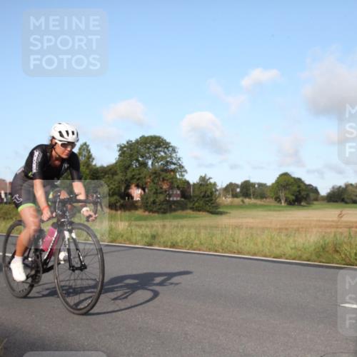 25.08.2024 - Elbe Triathlon Hamburg Fuchs,  Jonas http://msf.ph/oto/6827604 25.08.2024 09:15:26 Radfahren 111, 146, 264, 312, 302 meine-sportfotos.de