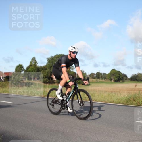 25.08.2024 - Elbe Triathlon Hamburg Fuchs,  Jonas http://msf.ph/oto/6827628 25.08.2024 09:15:50 Radfahren 66, 44, 223, 231, 82 meine-sportfotos.de