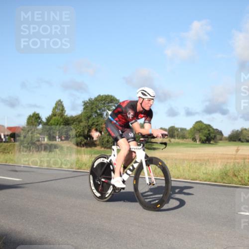 25.08.2024 - Elbe Triathlon Hamburg Fuchs,  Jonas http://msf.ph/oto/6827646 25.08.2024 09:16:10 Radfahren 144, 249, 359, 177 meine-sportfotos.de