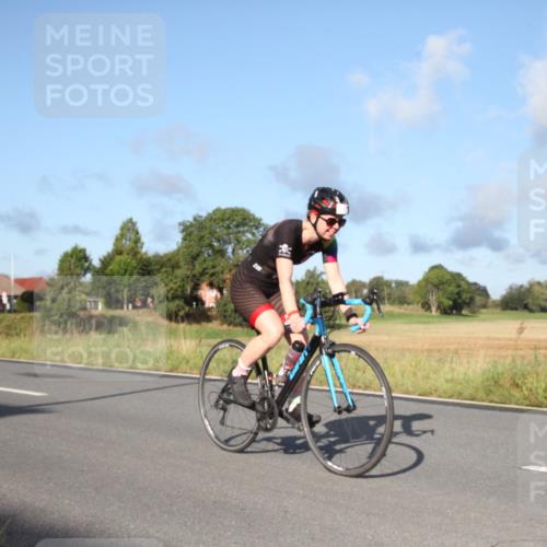 25.08.2024 - Elbe Triathlon Hamburg Fuchs,  Jonas http://msf.ph/oto/6827648 25.08.2024 09:16:17 Radfahren 177, 78, 181, 67 meine-sportfotos.de