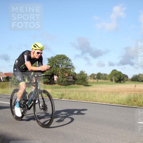 25.08.2024 - Elbe Triathlon Hamburg Fuchs,  Jonas http://msf.ph/oto/6827658 25.08.2024 09:16:26 Radfahren 181, 67, 330, 101, 72, 127 meine-sportfotos.de
