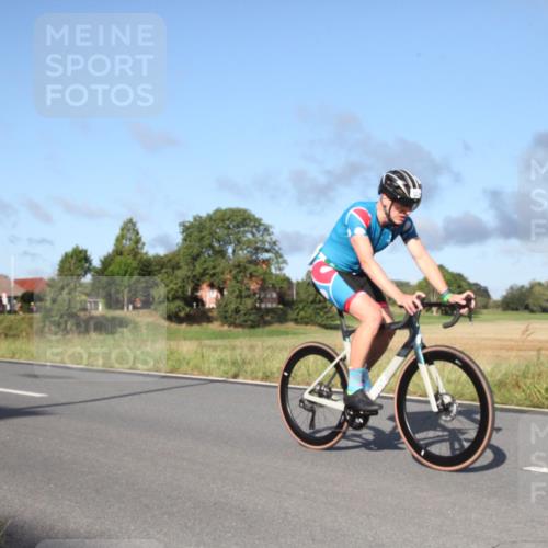 25.08.2024 - Elbe Triathlon Hamburg Fuchs,  Jonas http://msf.ph/oto/6827699 25.08.2024 09:17:30 Radfahren 321, 256, 257 meine-sportfotos.de