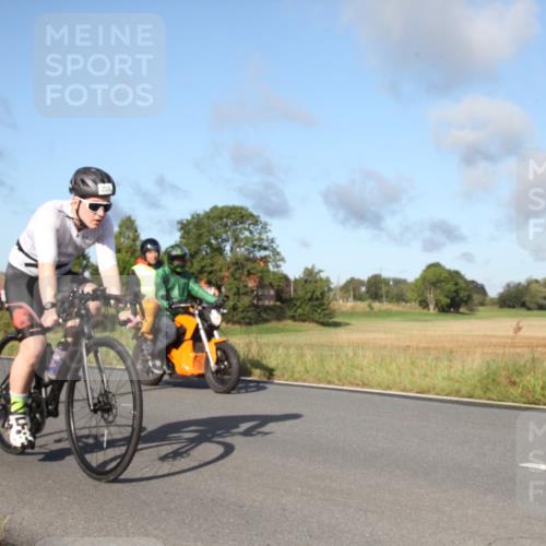 25.08.2024 - Elbe Triathlon Hamburg Fuchs,  Jonas http://msf.ph/oto/6827830 25.08.2024 09:20:33 Radfahren 109, 328, 274, 224, 316, 159, 245 meine-sportfotos.de