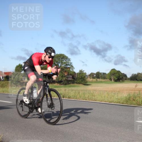 25.08.2024 - Elbe Triathlon Hamburg Fuchs,  Jonas http://msf.ph/oto/6827866 25.08.2024 09:21:05 Radfahren 89, 399, 267, 79, 39, 81, 300 meine-sportfotos.de