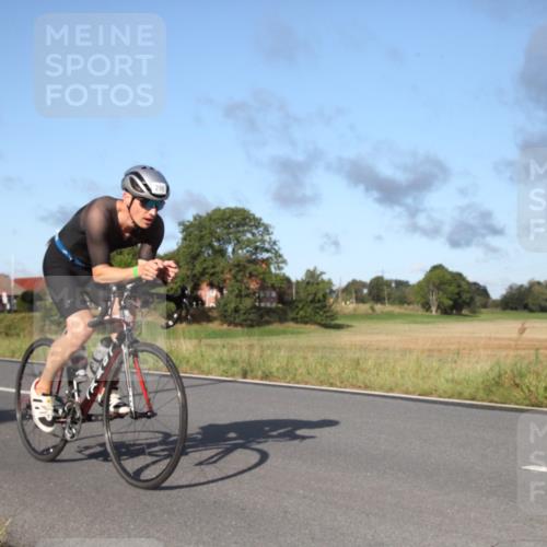 25.08.2024 - Elbe Triathlon Hamburg Fuchs,  Jonas http://msf.ph/oto/6827880 25.08.2024 09:21:24 Radfahren 246, 298, 311 meine-sportfotos.de