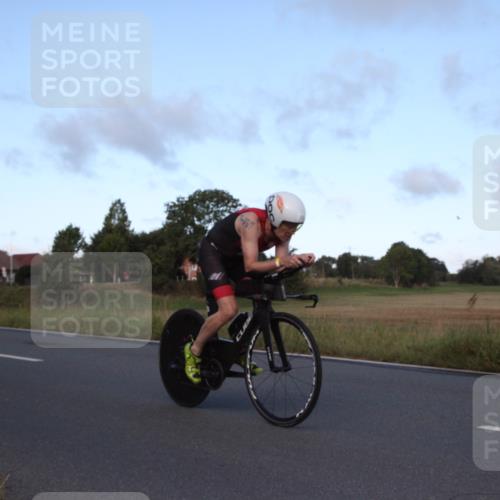 25.08.2024 - Elbe Triathlon Hamburg Fuchs,  Jonas http://msf.ph/oto/6827990 25.08.2024 09:23:33 Radfahren 258, 86, 64, 342, 35 meine-sportfotos.de
