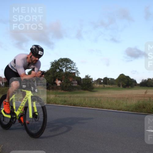 25.08.2024 - Elbe Triathlon Hamburg Fuchs,  Jonas http://msf.ph/oto/6828006 25.08.2024 09:23:52 Radfahren 310, 404, 60, 278 meine-sportfotos.de