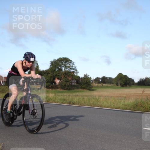 25.08.2024 - Elbe Triathlon Hamburg Fuchs,  Jonas http://msf.ph/oto/6828024 25.08.2024 09:24:10 Radfahren 76, 74, 117, 283, 97, 174 meine-sportfotos.de