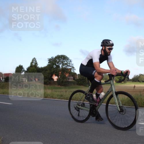25.08.2024 - Elbe Triathlon Hamburg Fuchs,  Jonas http://msf.ph/oto/6828061 25.08.2024 09:24:45 Radfahren 161, 160, 261, 248, 349, 236, 262, 414 meine-sportfotos.de
