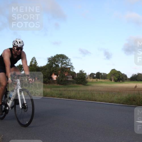 25.08.2024 - Elbe Triathlon Hamburg Fuchs,  Jonas http://msf.ph/oto/6828067 25.08.2024 09:24:49 Radfahren 160, 261, 248, 349, 236, 262, 414, 338, 237, 408 meine-sportfotos.de