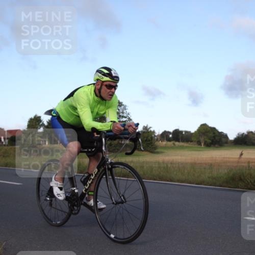 25.08.2024 - Elbe Triathlon Hamburg Fuchs,  Jonas http://msf.ph/oto/6828079 25.08.2024 09:24:54 Radfahren 236, 262, 414, 338, 237, 408 meine-sportfotos.de