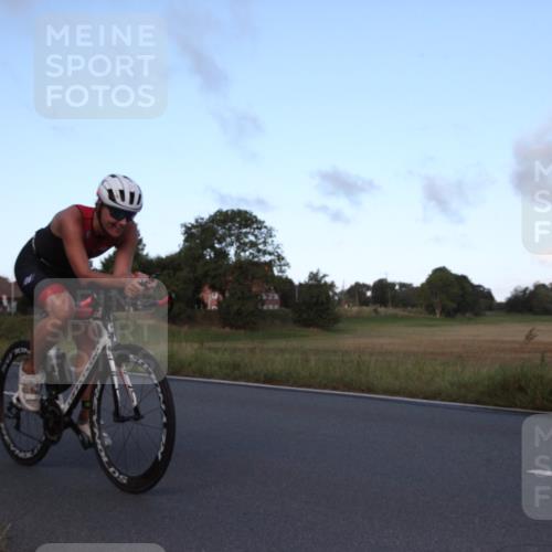 25.08.2024 - Elbe Triathlon Hamburg Fuchs,  Jonas http://msf.ph/oto/6828106 25.08.2024 09:25:28 Radfahren 121, 122, 58, 363, 284 meine-sportfotos.de