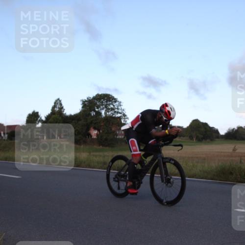 25.08.2024 - Elbe Triathlon Hamburg Fuchs,  Jonas http://msf.ph/oto/6828109 25.08.2024 09:25:29 Radfahren 121, 122, 58, 363, 284 meine-sportfotos.de