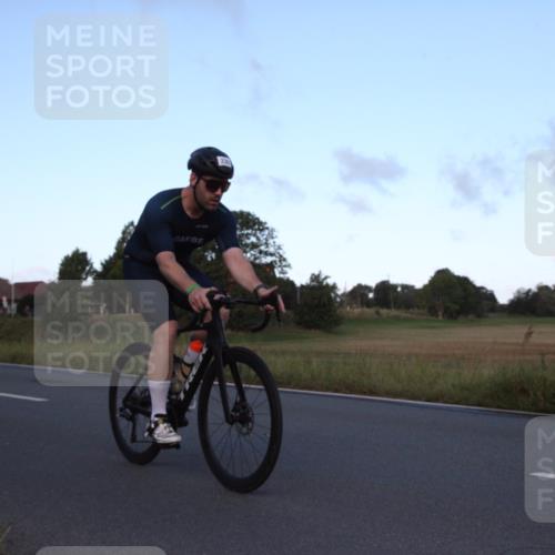 25.08.2024 - Elbe Triathlon Hamburg Fuchs,  Jonas http://msf.ph/oto/6828126 25.08.2024 09:26:00 Radfahren 210, 230, 202, 166, 222 meine-sportfotos.de