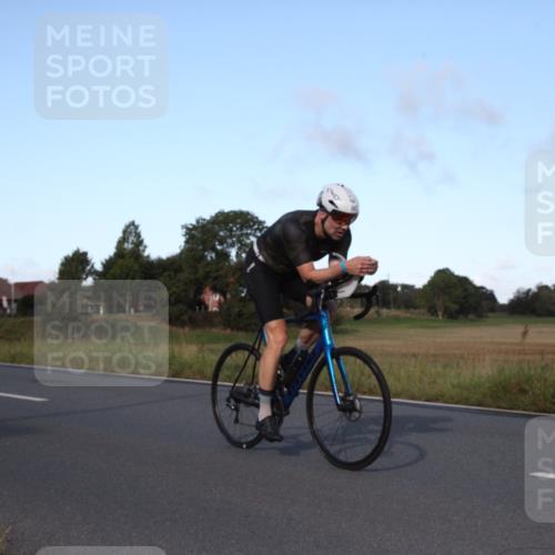 25.08.2024 - Elbe Triathlon Hamburg Fuchs,  Jonas http://msf.ph/oto/6828194 25.08.2024 09:27:26 Radfahren 434, 387, 403 meine-sportfotos.de
