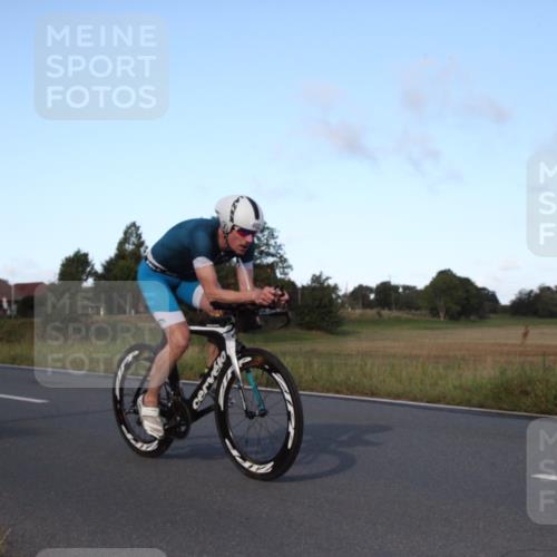 25.08.2024 - Elbe Triathlon Hamburg Fuchs,  Jonas http://msf.ph/oto/6828196 25.08.2024 09:27:30 Radfahren 387, 403, 157, 378 meine-sportfotos.de