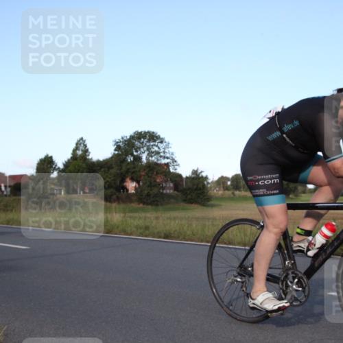 25.08.2024 - Elbe Triathlon Hamburg Fuchs,  Jonas http://msf.ph/oto/6828320 25.08.2024 09:29:30 Radfahren 33, 63, 135, 359, 357 meine-sportfotos.de