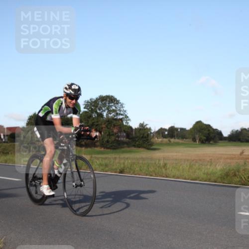 25.08.2024 - Elbe Triathlon Hamburg Fuchs,  Jonas http://msf.ph/oto/6828368 25.08.2024 09:30:08 Radfahren 231, 221, 114 meine-sportfotos.de