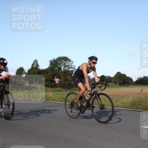 25.08.2024 - Elbe Triathlon Hamburg Fuchs,  Jonas http://msf.ph/oto/6828380 25.08.2024 09:30:17 Radfahren 114, 182, 214, 137, 286, 249 meine-sportfotos.de