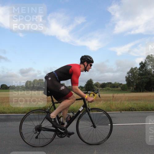 25.08.2024 - Elbe Triathlon Hamburg Fuchs,  Jonas http://msf.ph/oto/6828470 25.08.2024 08:41:32 Radfahren 99, 77, 42 meine-sportfotos.de