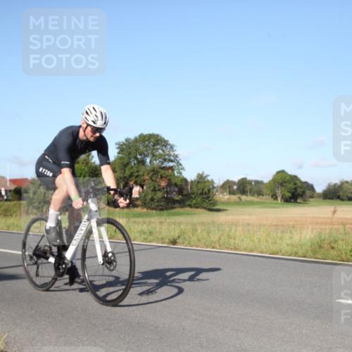 25.08.2024 - Elbe Triathlon Hamburg Fuchs,  Jonas http://msf.ph/oto/6828524 25.08.2024 09:31:31 Radfahren 277, 125, 351, 223, 242, 173 meine-sportfotos.de